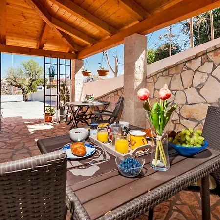 Апартаменты F&r Ровинь