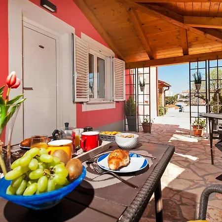 F&r Апартаменты Ровинь