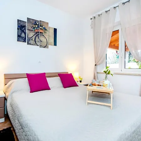 F&R Studio Apartments Daire Rovinj
