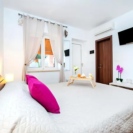 F&R Studio Rooms *