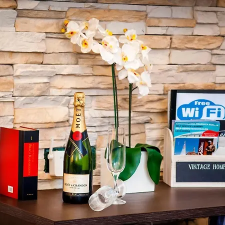 F&r Apartment *
