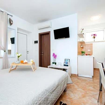 F&R Studio Apartments Rovinj